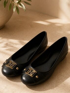 Tory Burch Black Pebbled Leather Gold Logo Buckle Cline Flats Sz 6